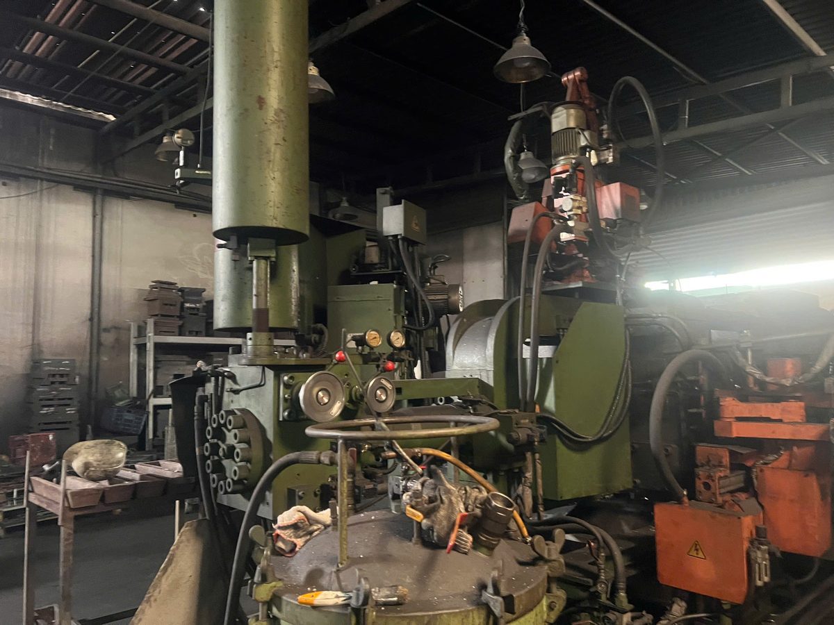 Vertical Lathe machine