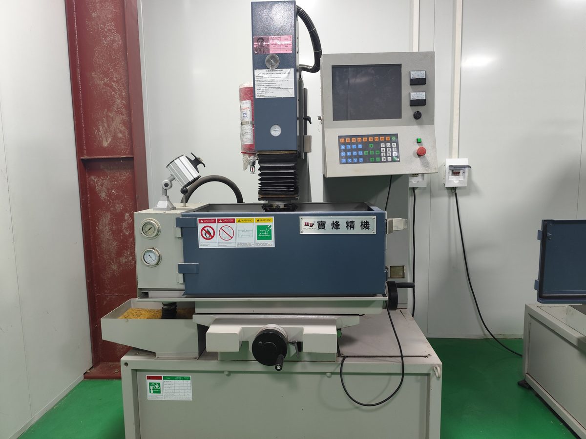 CNC milling machine  4