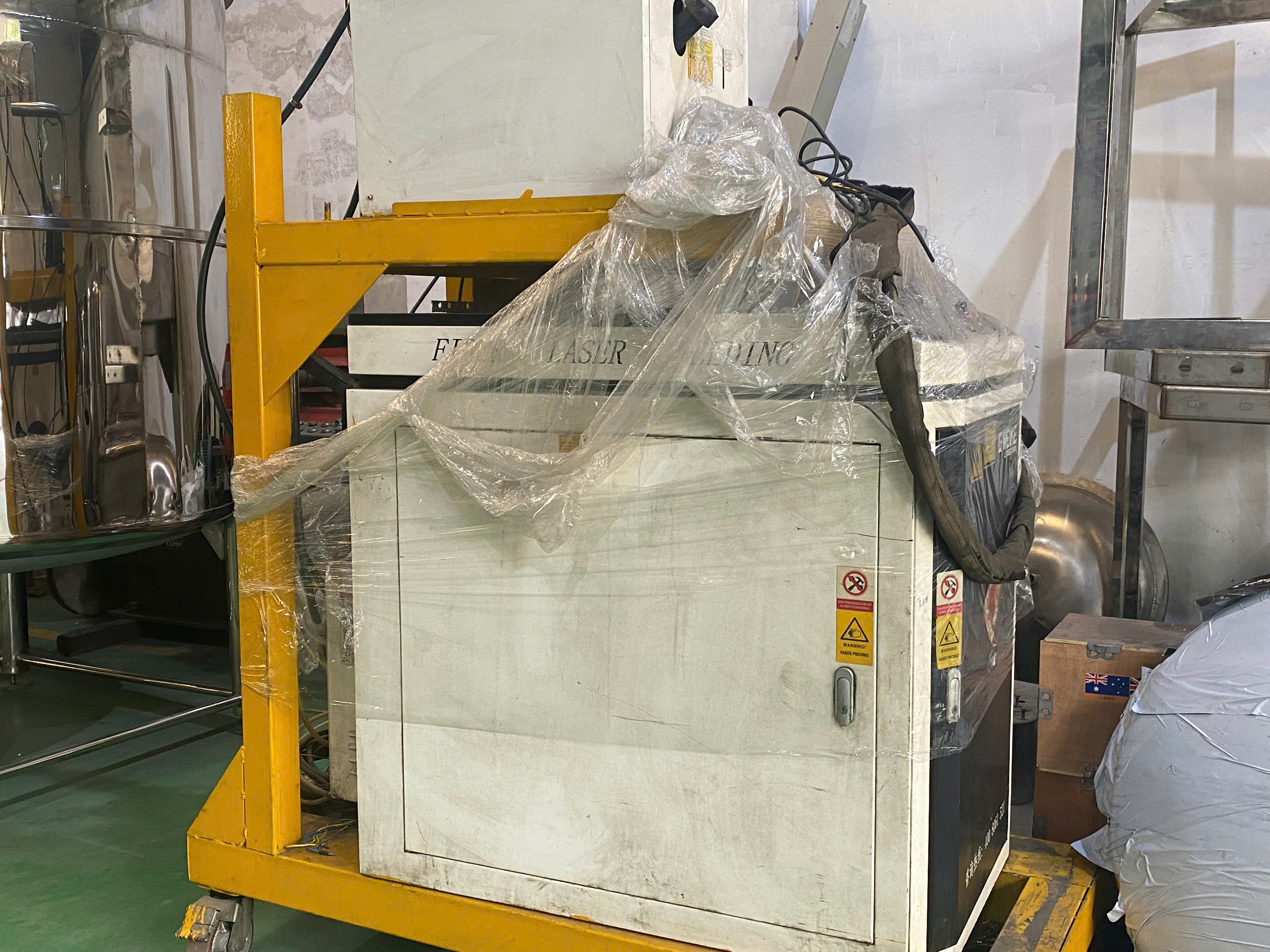 Hung Phat laser welding machine in operation